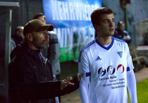 José Ruiz-Macho im Gespräch mit Miguel Werner, dem Torschützen zum 2:0-Endstand.