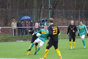 Harsums SC-Innenverteidiger Dennis Engelberg (Nr.6) stand gegen Einum sicher.